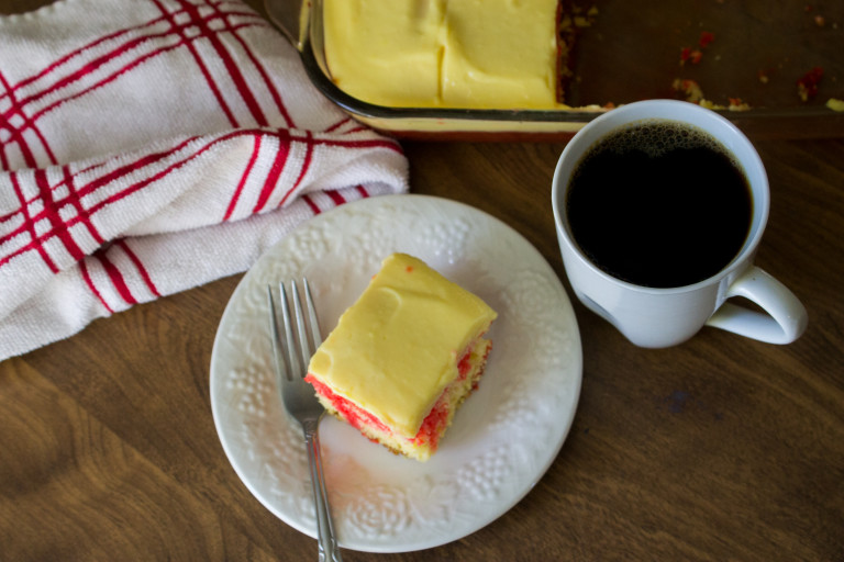 Easy Jello Pudding Cake Recipe for your Easter party! A Ranch Mom