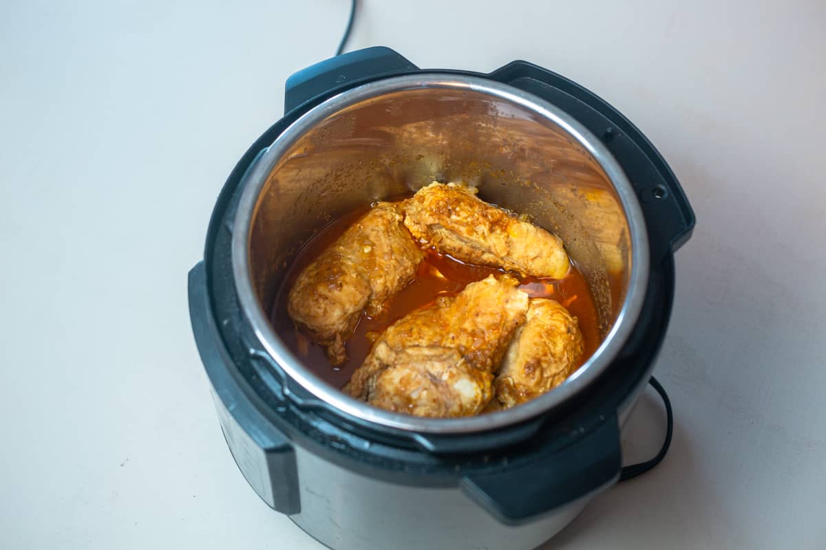 Cooked bbq chicken in instant pot