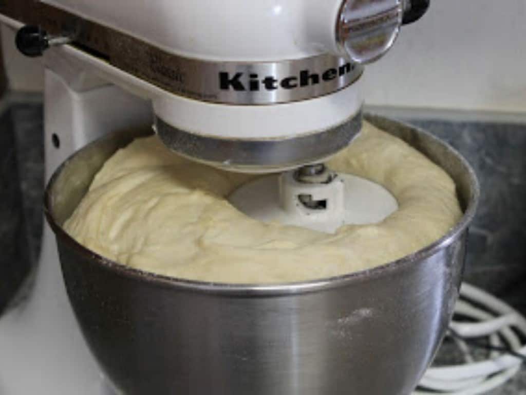 Homemade White Bread Recipe using a KitchenAid Mixer • USA Love List