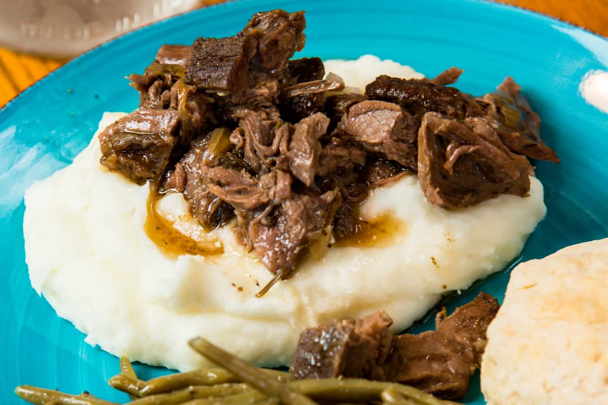  Hirschhalsbraten auf Kartoffelpüree 